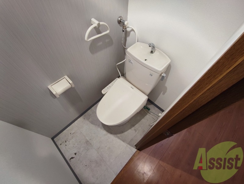 トイレ　こちらはトイレです。清潔感があり、安心して使用できます。