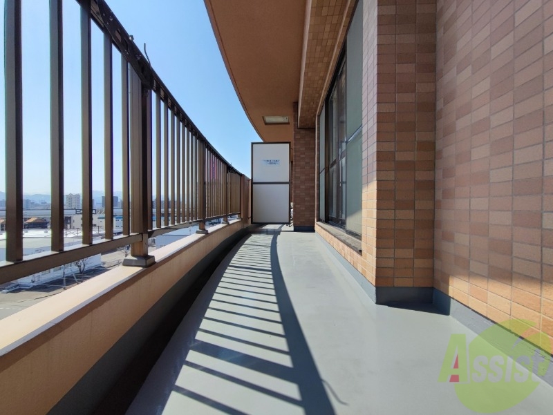 バルコニー　バルコニーです。洗濯物を干したり一息ついたりできますね！