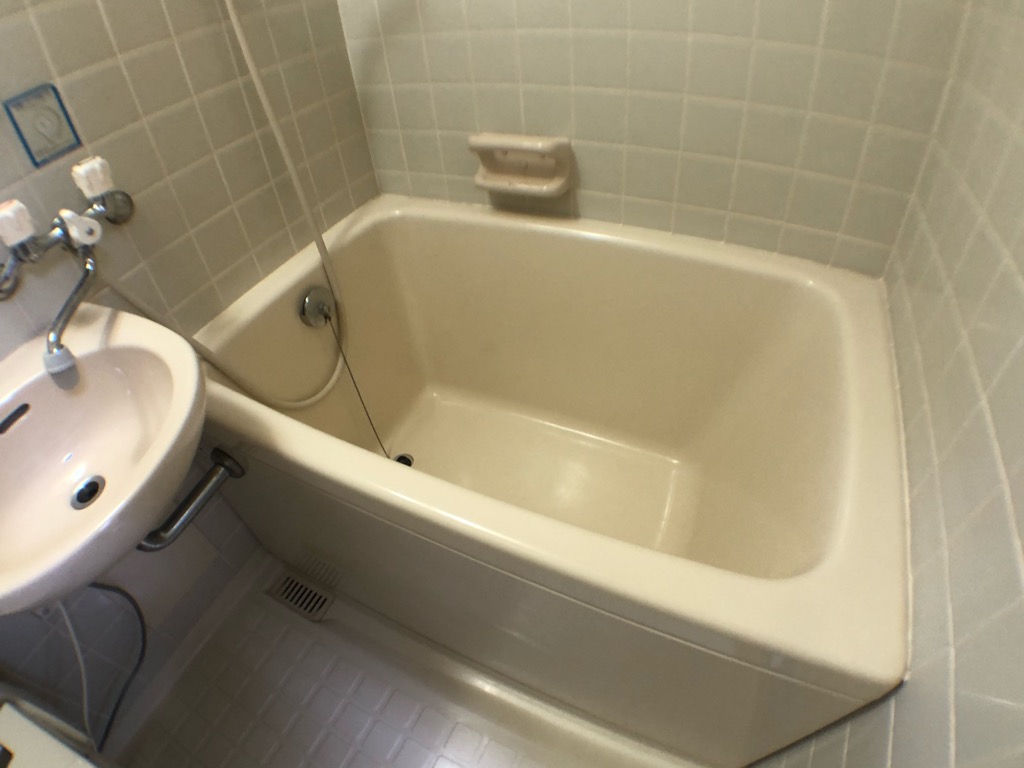 バス・シャワールーム　シンプルで機能的なユニットバスです♪