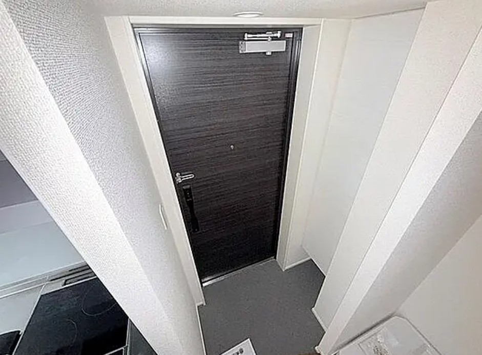 玄関　※別部屋参考写真