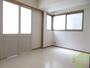 居室・リビング　８．２帖の洋室です。生活のメインとなる部屋ですね。