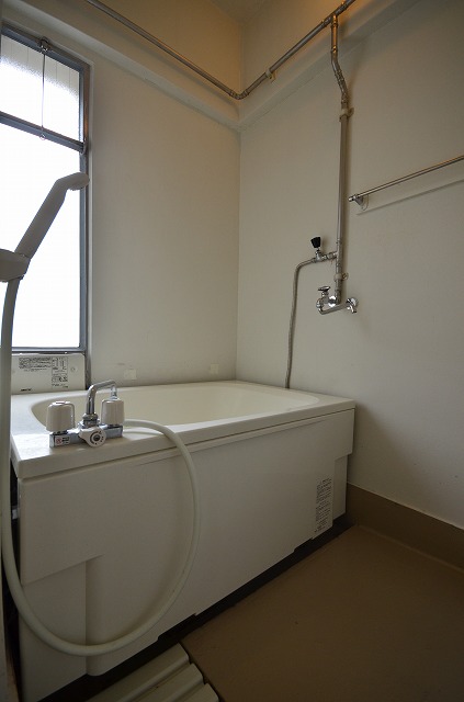 バス・シャワールーム　※同建物・別号室の写真です