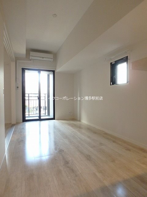 バルコニー　※階数により室内色が異なります。