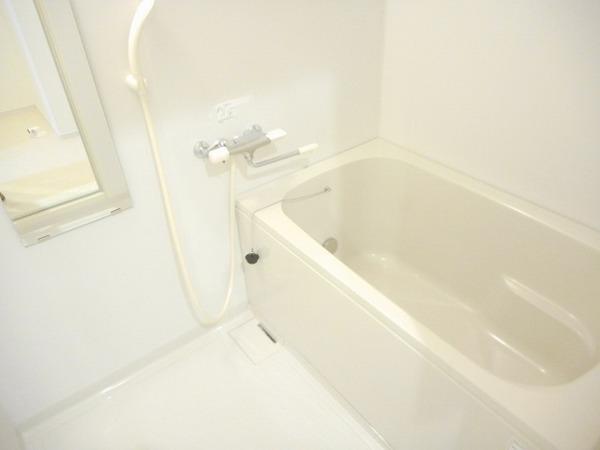 バス・シャワールーム　追い焚き付き！