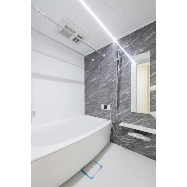 バス・シャワールーム　写真は同タイプ住居です。