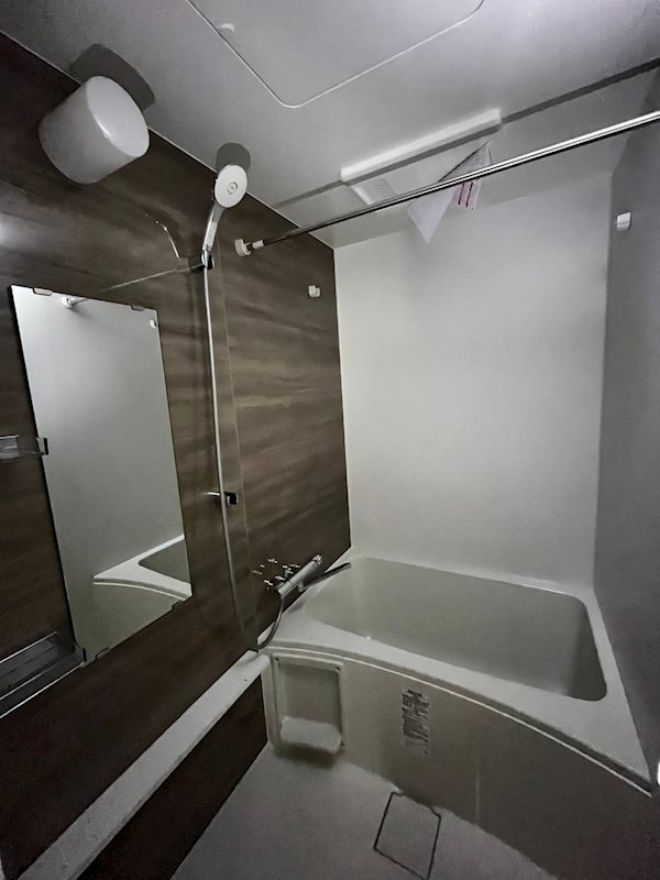 バス・シャワールーム　コンパクトで使いやすいお風呂です