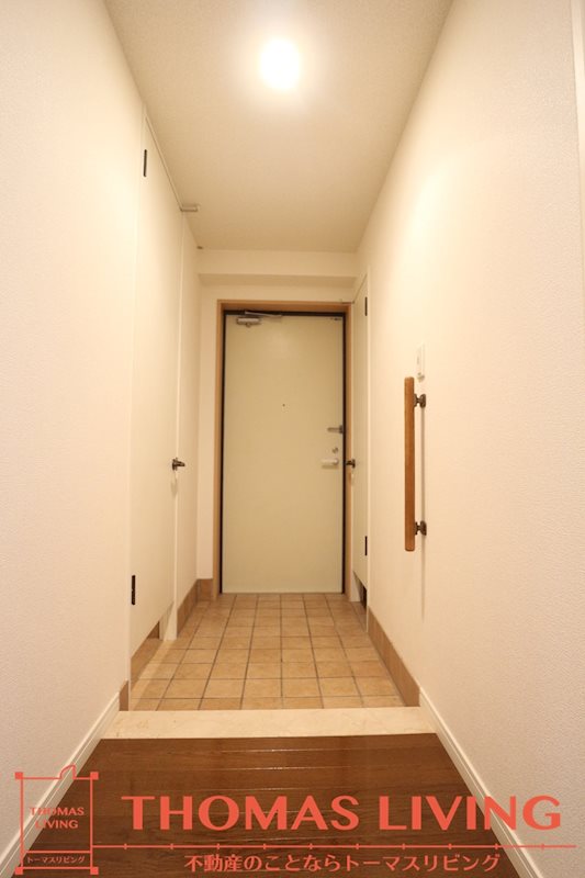 玄関　余裕ある玄関スペースです。