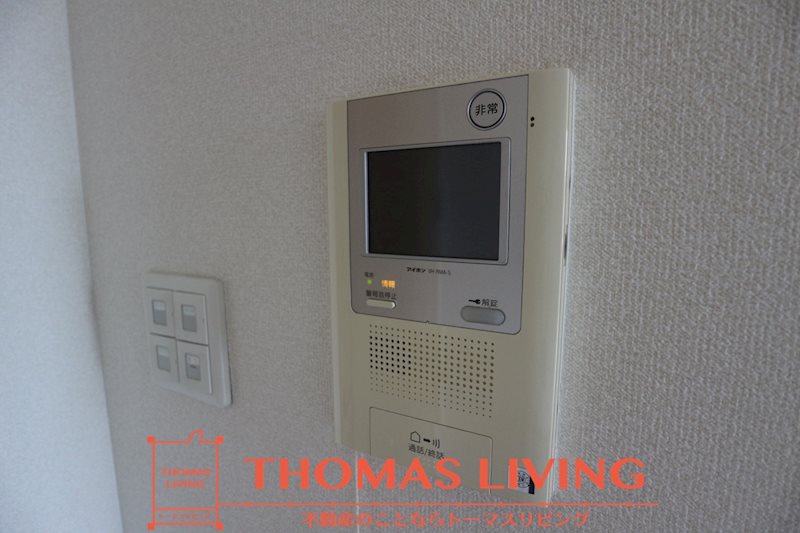 セキュリティ　モニター付インターホンで来客者の顔が見えて安心です。