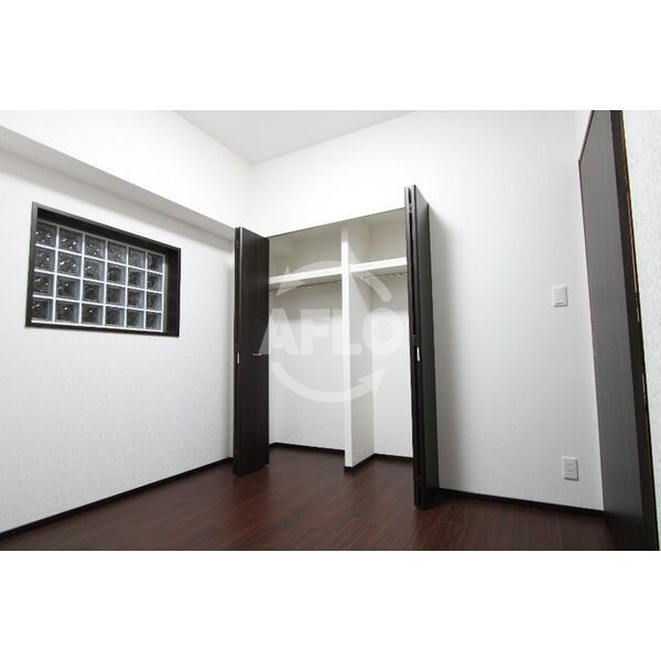 収納　プレジオ江坂ROUGE　クローゼット