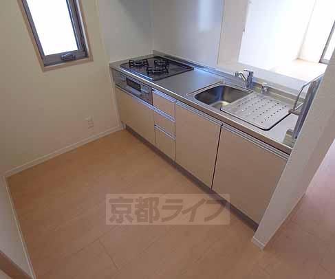 キッチン　３口ガスコンロ＆グリル付システムキッチンです