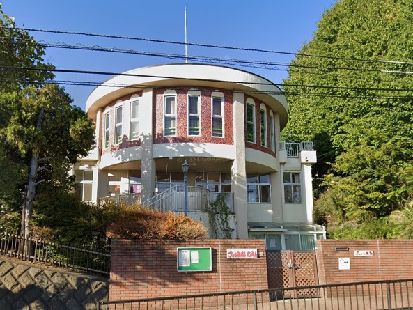 幼稚園・保育園　御所見愛児園（幼稚園・保育園）まで220m