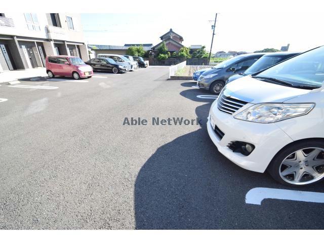 駐車場　駐車場
