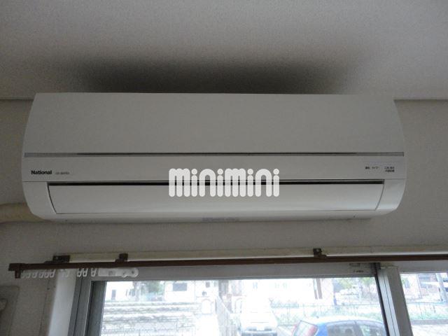 その他設備　南側洋室にエアコンがついています