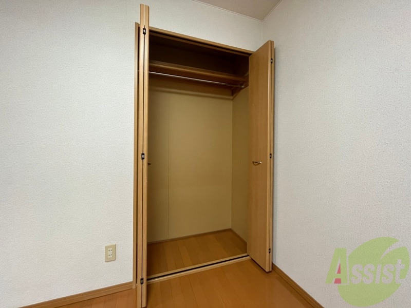 収納　寝室の収納です。部屋がすっきり片付きます。