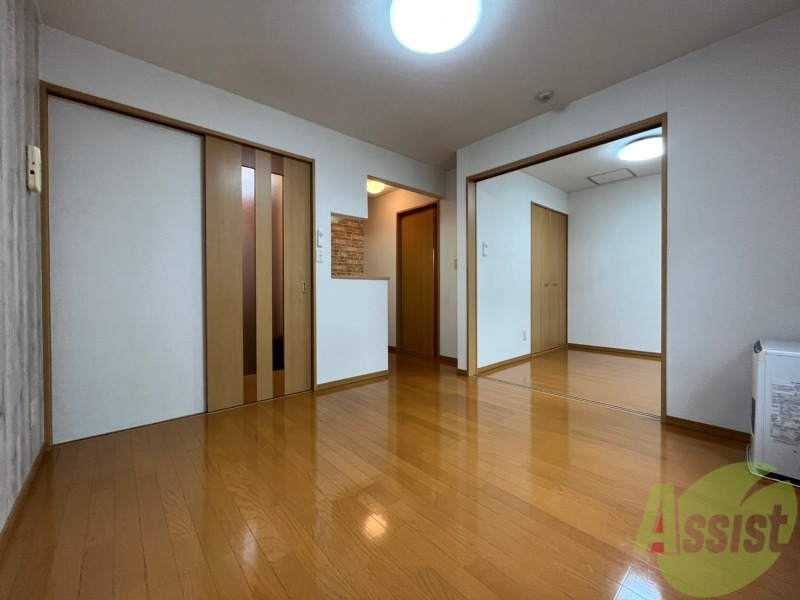 居室・リビング　広くてキレイなお部屋が広がっていて、充実した生活が送れそう。