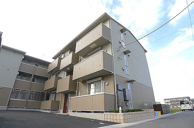 建物外観　OTTｓHIROIIIBのご紹介は住まいの窓口　アソシエにお
