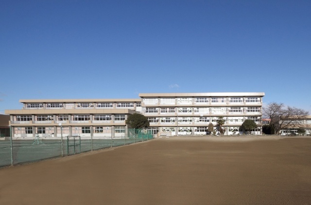 中学校　安中市立第二中学校（中学校）まで201m
