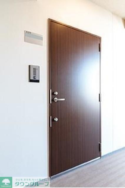 玄関　※写真は同タイプ住戸です。