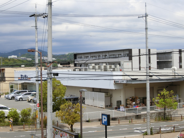 スーパー　サンディ箕面小野原店（スーパー）まで135m
