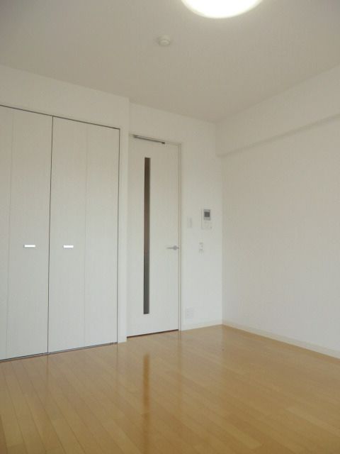 その他部屋・スペース　バルコニーから見た居室