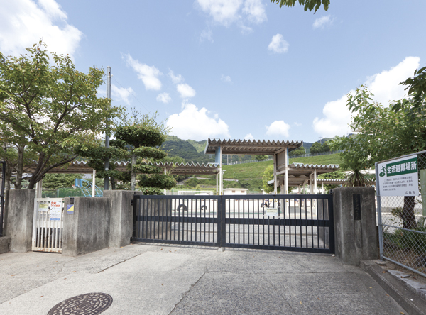 小学校　広島市立中野小学校（小学校）まで262m
