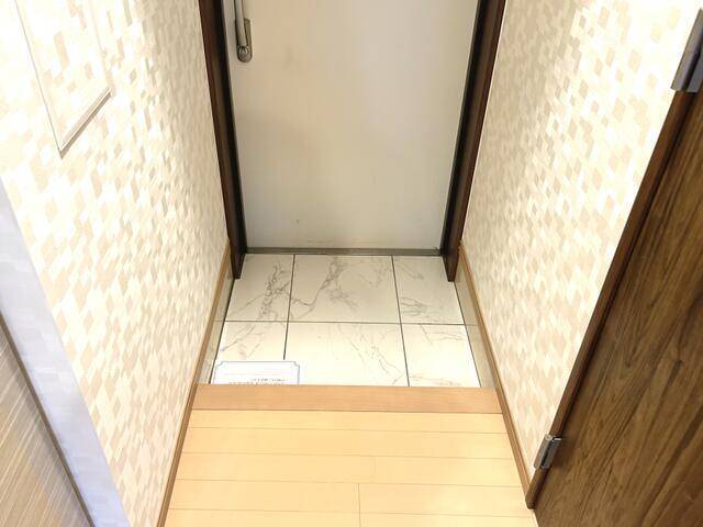 玄関　広い玄関スペース