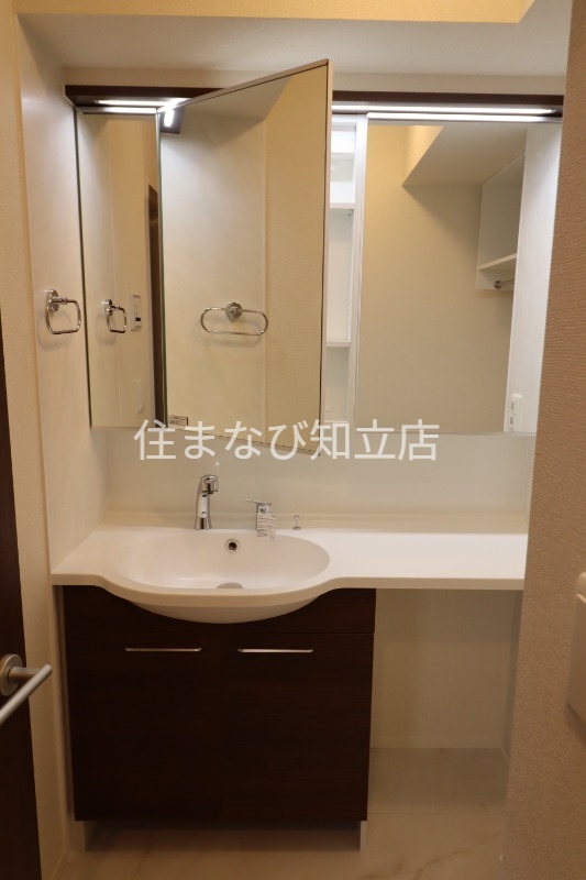 洗面設備　同型別部屋写真