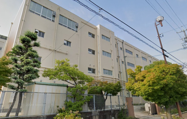 中学校　名古屋市立鳴海中学校（中学校）まで607m