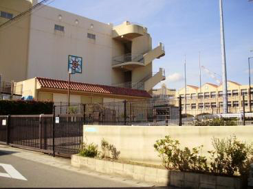 小学校　西須磨小学校（小学校）まで641m
