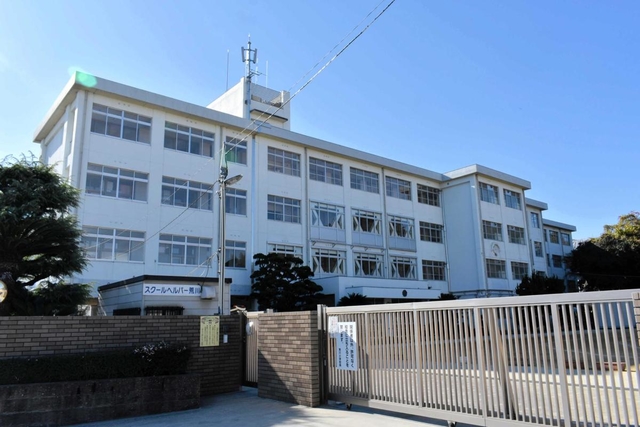 小学校　姫路市立荒川小学校（小学校）まで2100m