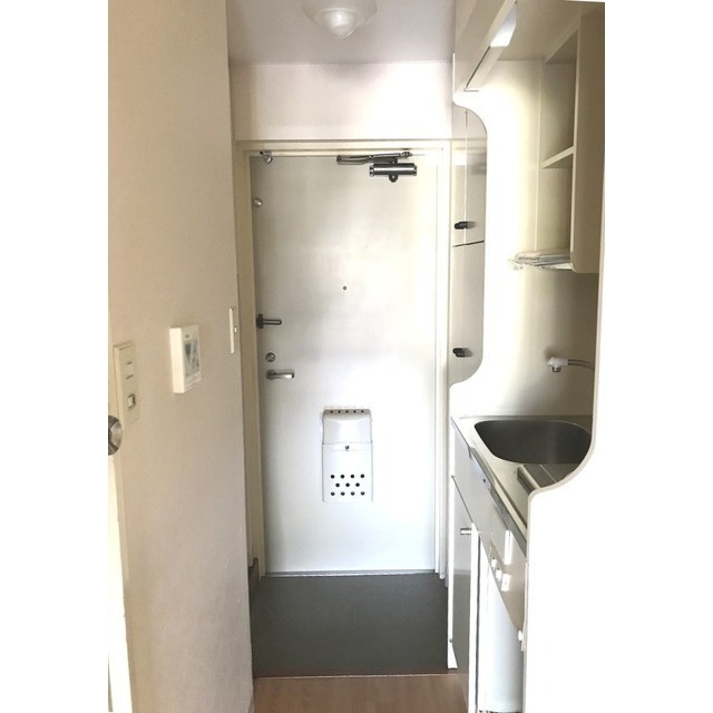 玄関　同タイプ・別部屋画像