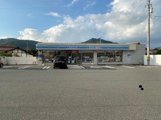 コンビニ　ローソン（コンビニ）まで1200m
