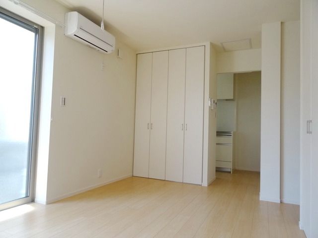 居室・リビング　★閑静な住宅街にある新築のお部屋です★