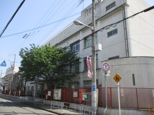 小学校　大阪市立菅原小学校（小学校）まで925m