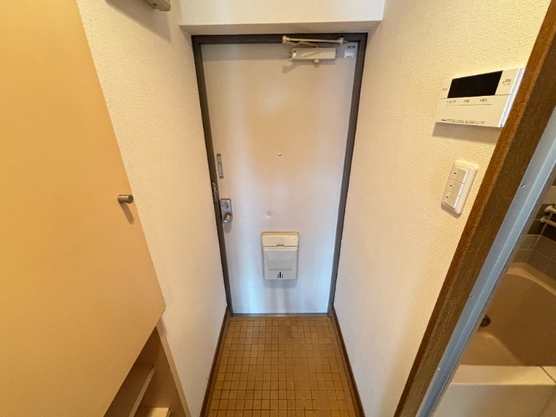 玄関　別号室