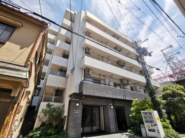 建物外観　遮音性の高い鉄筋造です。