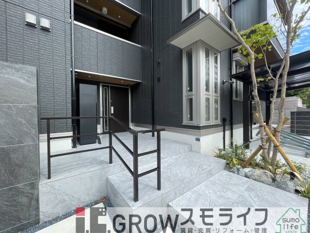 エントランス　落ち着いたエントランスです