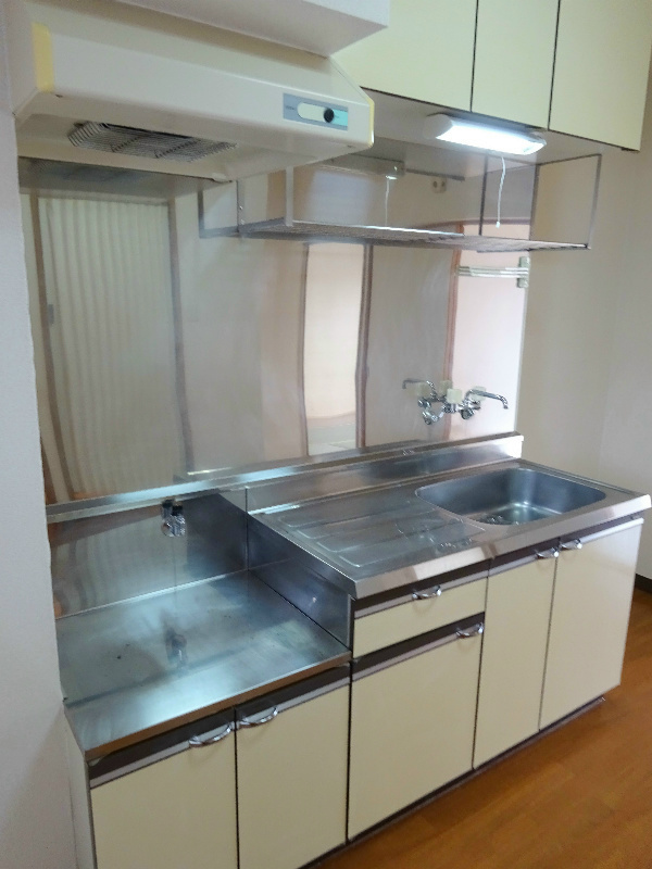 キッチン　※同タイプのお部屋です
