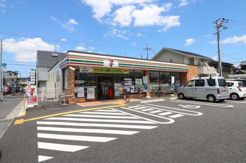 コンビニ　セブンイレブン草津平井町店（コンビニ）まで536m