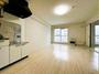 居室・リビング　別号室の写真です
