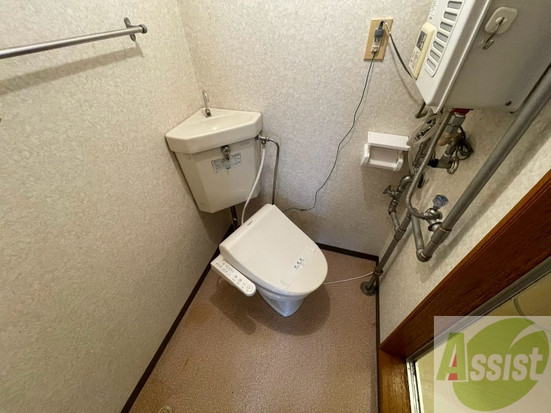 トイレ　こちらはトイレです。清潔感があり、安心して使用できます。
