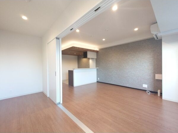 居室・リビング　※写真は同じマンションの違う部屋のものになります。