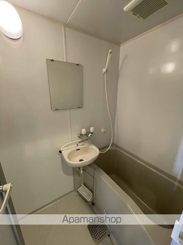 地下鉄東山線 覚王山駅 徒歩2分 8階建 築25年の風呂写真
