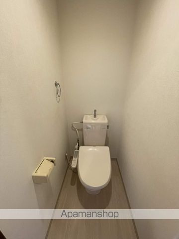 地下鉄東山線 覚王山駅 徒歩2分 8階建 築25年のトイレ写真