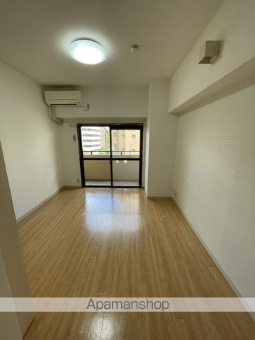地下鉄東山線 覚王山駅 徒歩2分 8階建 築25年の居間写真