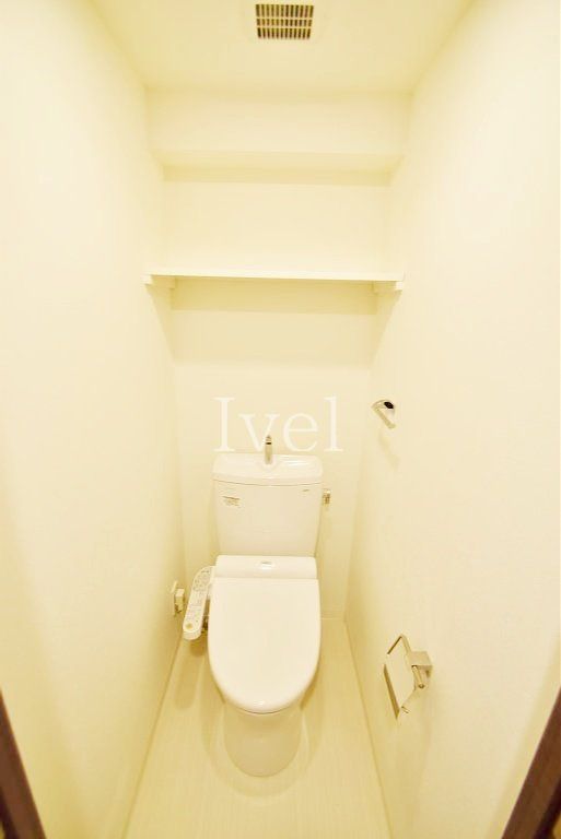 都営新宿線 岩本町駅 徒歩6分 11階建 築14年のトイレ写真