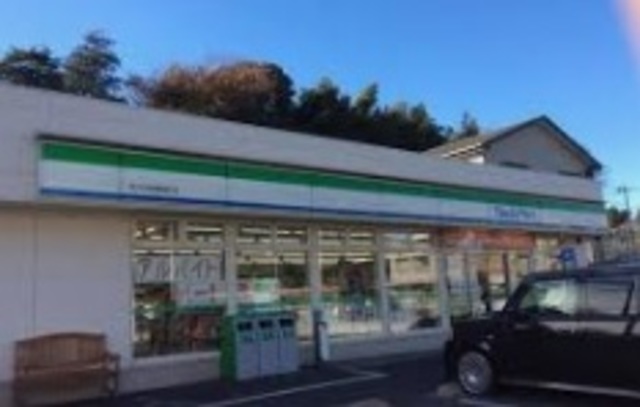 コンビニ　ファミリーマート市川大野駅前店（コンビニ）まで690m