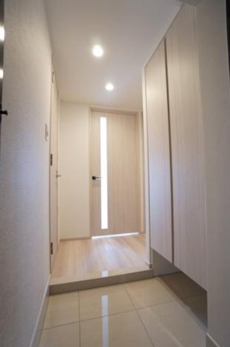 東京メトロ千代田線 北千住駅 徒歩13分 13階建 築5年の玄関写真