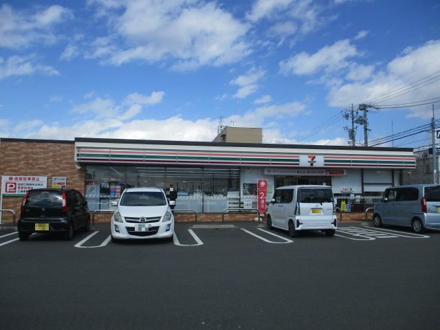 コンビニ　セブンイレブン（コンビニ）まで470m
