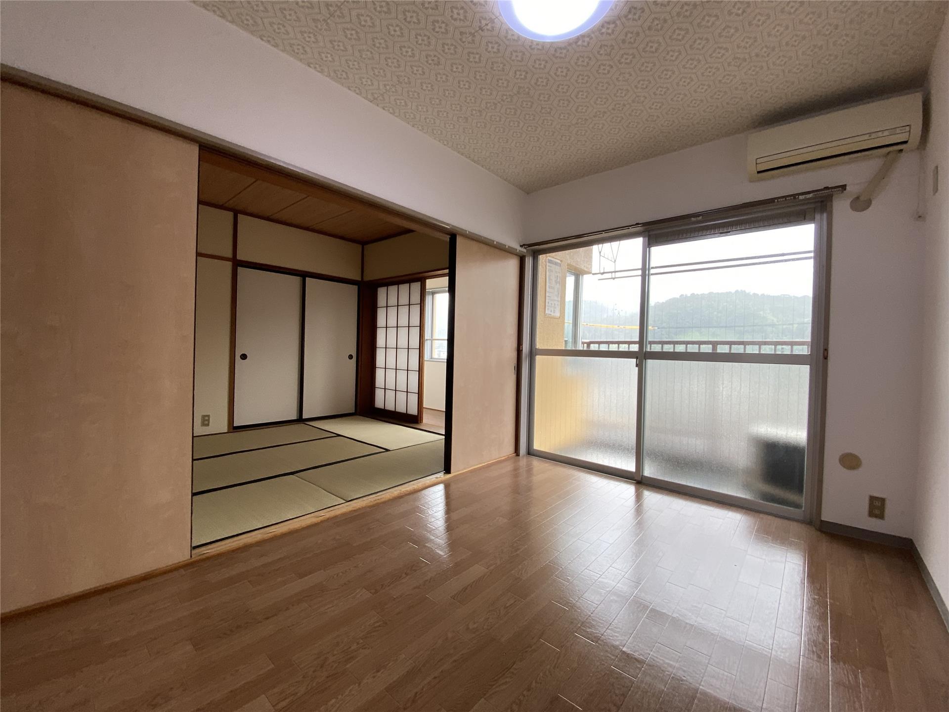 共栄ハイツの居間写真